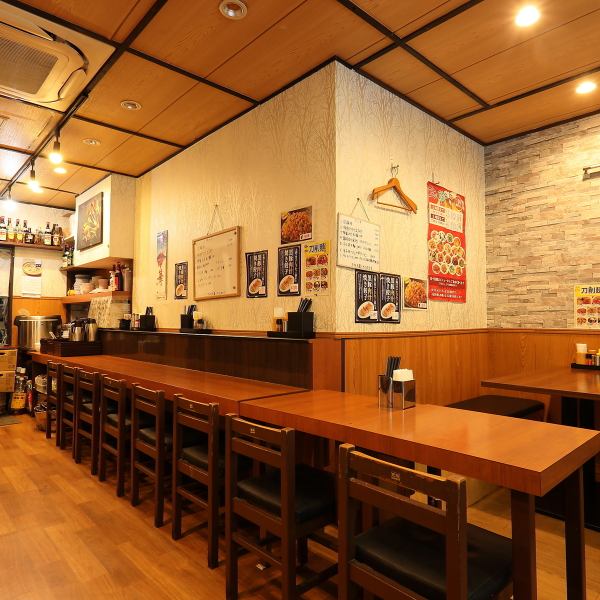 広々とした店内はテーブルや椅子のセッティングも自由自在！用途に合わせてお好みの店内レイアウトに変更が可能です。会社の歓送迎会や懇親会をはじめ、結婚式の二次会など様々なシーン、人数やパーティーの内容に応じたスタイルをご提案させていただきます。
