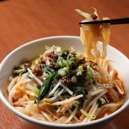 ピリ辛がクセになる【担々刀削麺】