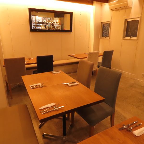 [Relaxing and relaxing atmosphere♪] We also have wooden tables at the open counter, so you can enjoy your meal in a relaxing and calm space.Please use it on special occasions such as dates, girls' nights out, anniversaries, etc.