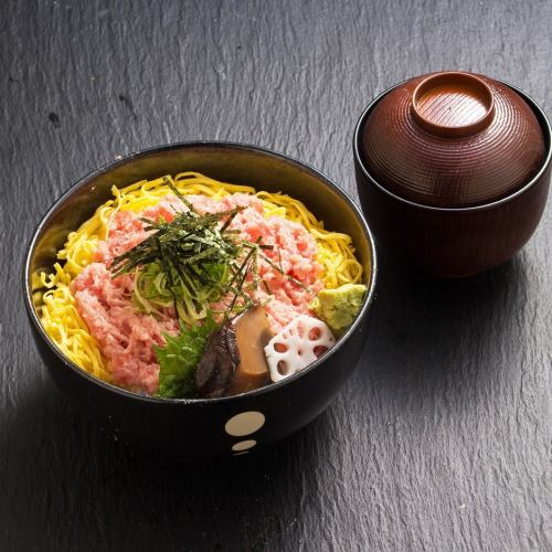 Negiriro在米飯上