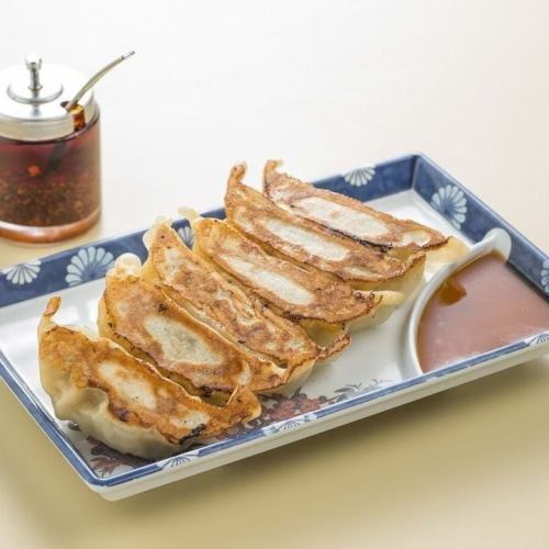 当店人気No.1 万葉特製餃子