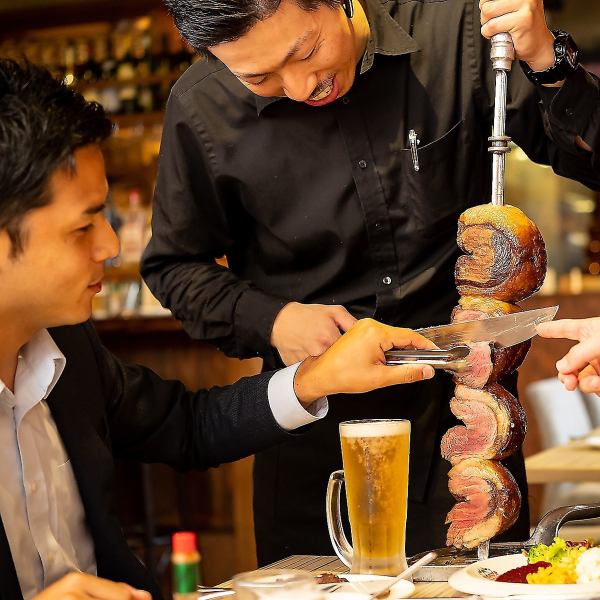 There is no doubt that it will look great on Instagram! The impressive chunk of meat being cut in front of you is a must-see! What's more, there might be something good about posting on Instagram...☆