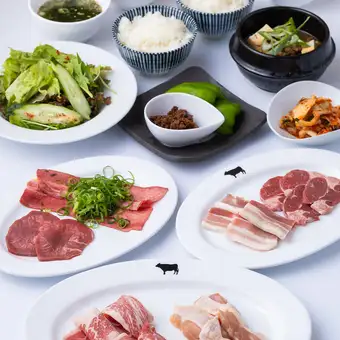 仅限工作日，价格实惠的★庆州轻食套餐★ 10道菜仅需3000日元