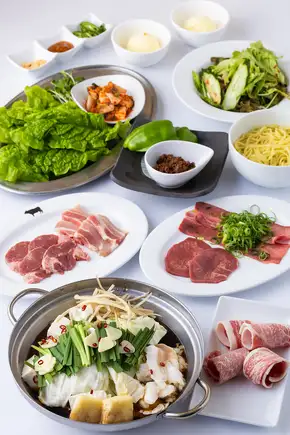 [2-hour all-you-can-drink included] Keishu Imaizumi branch exclusive ★ Motsunabe (offal hot pot) and yakiniku (grilled meat) course ★ 9 dishes total 6000 yen