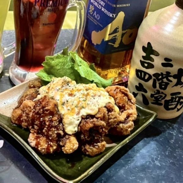 酒場右京は、肉料理が美味しい居酒屋！ボリューム満点でジューシーな【チキン南蛮】は人気メニューです！