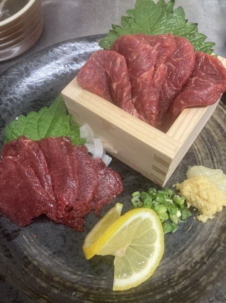 [Direct from Kumamoto!] Horsemeat sashimi is also very popular!