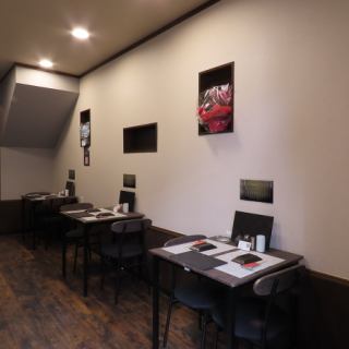 デートやご友人とのお食事にぴったりのお席です。