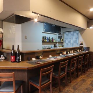 カウンターは目の前ので焼き上げ、目の前でご提供される、贅沢なお席となっております。