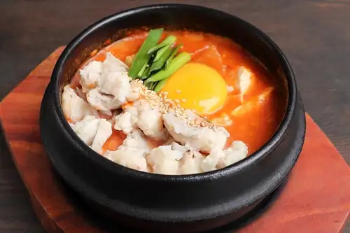 牛もつスンドゥブチゲ