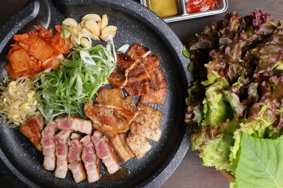 こだわりの国産豚肉のサムギョプサルは必食です♪
