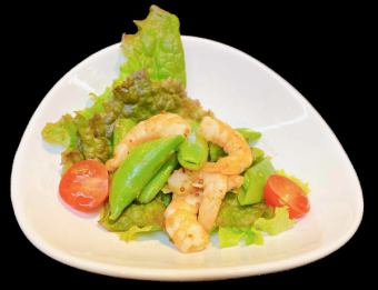 Snap peas and shrimp salad