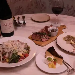 【期間限定！】クリスマスメニュー含む全70種を超えるメニューが120分食べ飲み放題！6000円