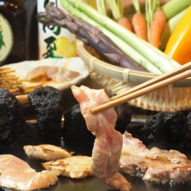 [It's worth a try!] Toitoi Anaza specialty, Aso lava stone grilled all-you-can-drink course
