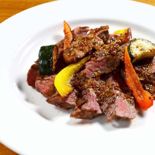 【畅饮套餐】5000日元豪华套餐，包含烤牛臀肉、招牌披萨和博洛尼亚肉酱。