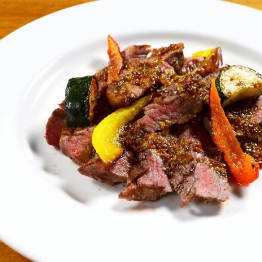 【畅饮套餐】5000日元豪华套餐，包含烤牛臀肉、招牌披萨和博洛尼亚肉酱。