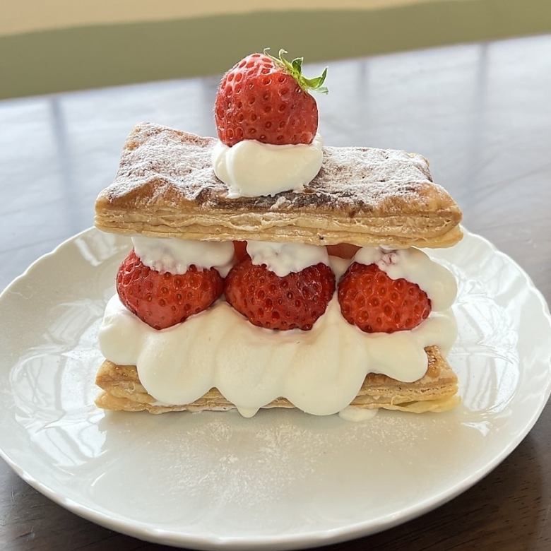越後姫くりーむいちごパイ