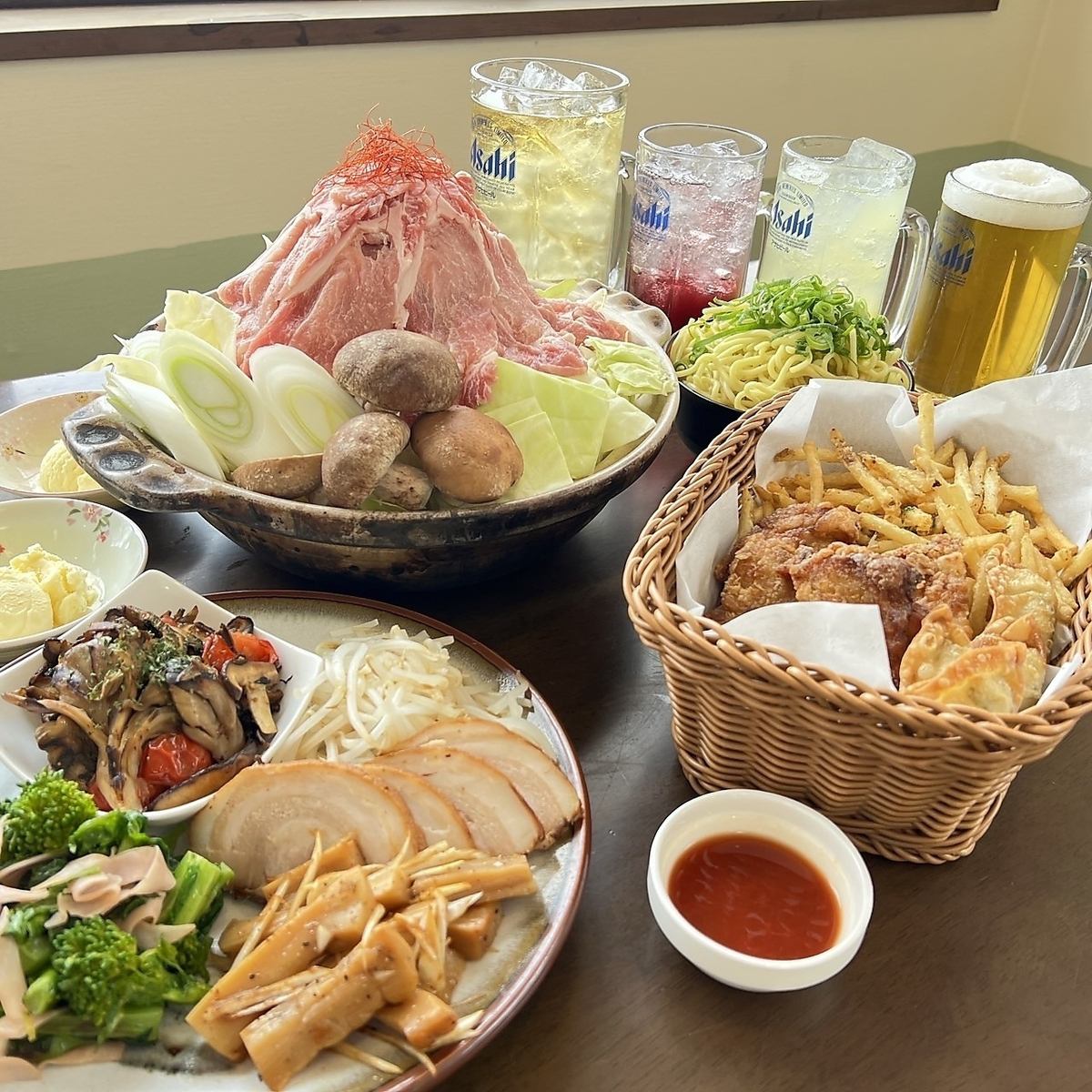 お鍋を中心とした飲み放題付きコース！宴会や女子会に是非♪
