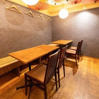 奥のテーブル席横並びで最大20名様までご利用いただけます!宴会にぴったり♪