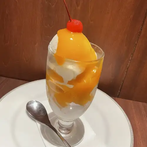 デザートもお得に充実♪パフェ599円(税込)