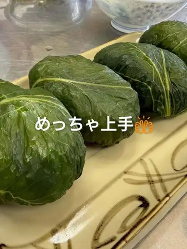 こんにちは😊
めはりや和歌山店です。
7月12日に寺子屋杉山様とのコラボ企画で
『めはり寿司体験』させて頂きました。
当店の村尾店長直伝。
めはり寿司ってご飯を高菜で巻いたおにぎり。
ですが、ご飯の握りかたや、高菜の巻く量巻き方で
食べやすさも見た目も全然違うんです。
シンプルだからこその難しさ。
シンプルだからこそ江戸から愛される
最古のファストフード。
未来あるお子様たちがまた次の世代へつなぐ
襷になってくれますよう切に願います。
寺子屋杉山様はじめ、ご参加頂きましたお子様
親御様に感謝申し上げます🙇
さぁ7月も後半です☀
梅雨も明け暑い暑い夏がやってきました‼️
熱中症に気をつけて、エネルギーチャージに
是非めはりやへお越し下さいませ😊
店内飲食はもちろんお持ち帰りもございます😊
皆様のご来店お待ちしております🤗