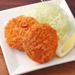 Crab cream croquette (2 pieces), scallop cream croquette (2 pieces), beef croquette (2 pieces)