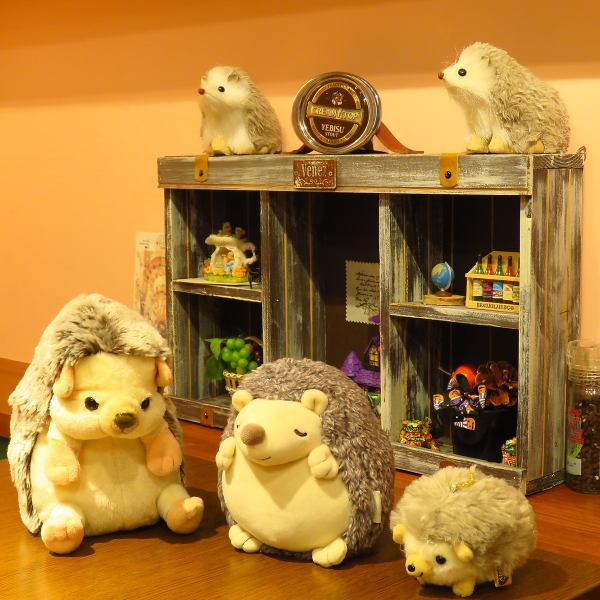 We offer a la carte dishes at reasonable prices.The interior of the woody store is decorated with illustrations of the mascot hedgehog Otonyo and miscellaneous goods.You can enjoy delicious sake and food in a stylish and cute relaxing space.