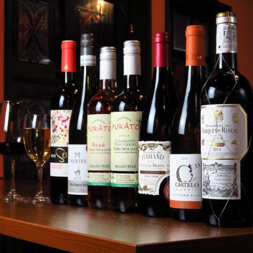我们有多种葡萄酒可供选择，以搭配您的餐点！