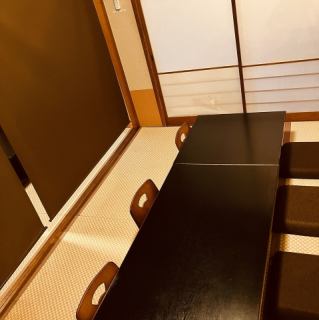 通常は9名様までご利用できますロールカーテンの仕切りを上げると最大18名様までご利用できます