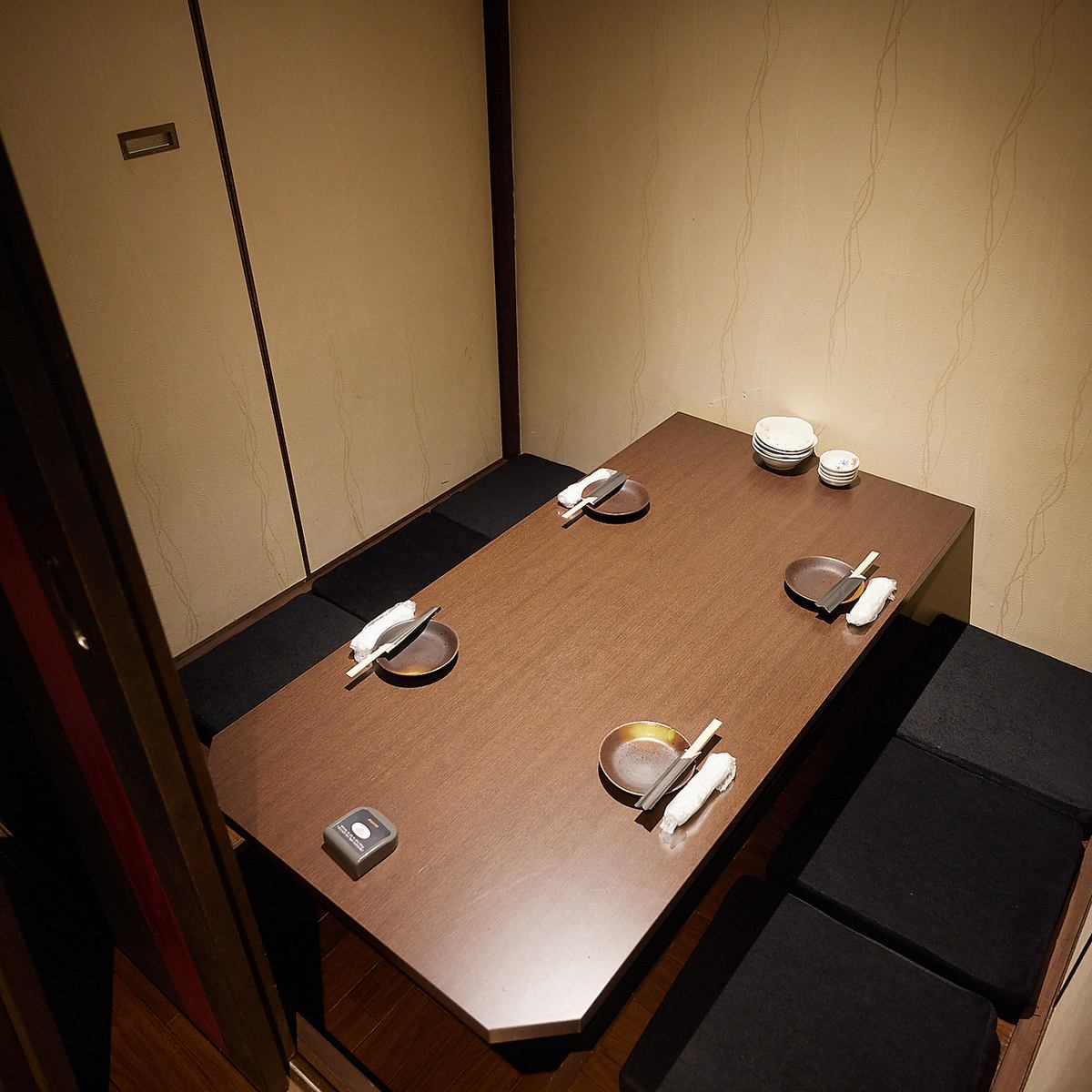 新大阪駅スグ。各種宴会にオススメの個室席は人数ごとにご用意。
