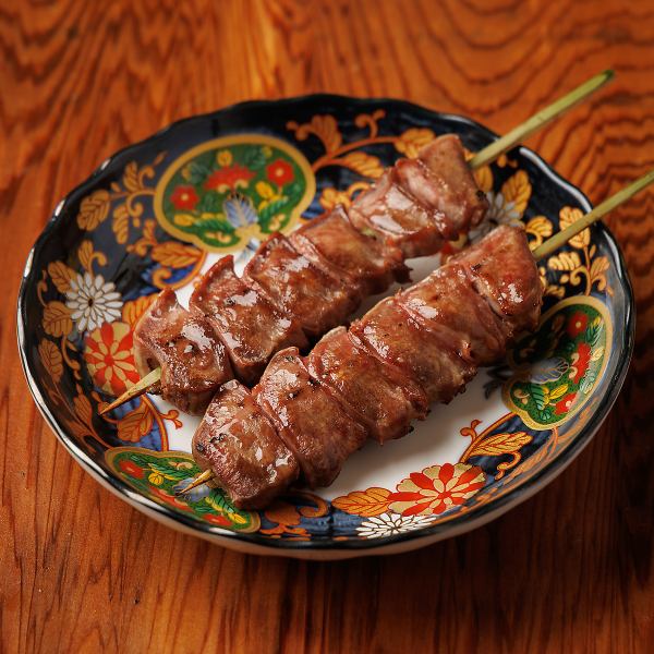 《破格88円~》香ばしさがたまらない!種類豊富な炭火焼きの和豚のやきとん