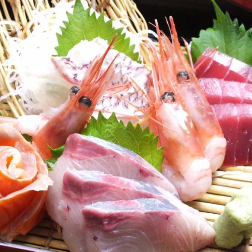 We provide fresh sashimi delivered from Omi-cho every day!