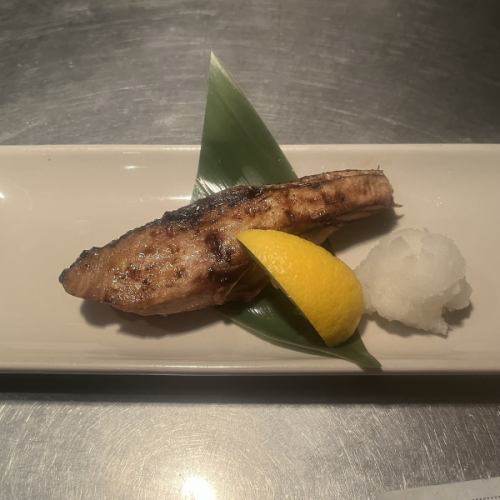 炭烤野生黃尾魚