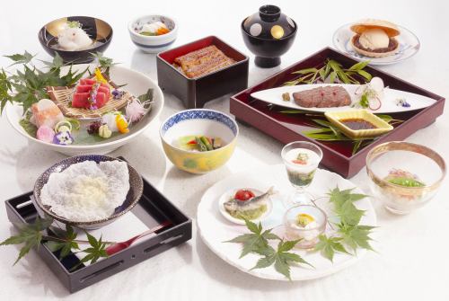 季節感あふれるコース料理