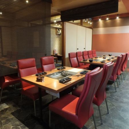 Enjoy the exquisite Japanese black beef yakiniku in a luxurious restaurant!