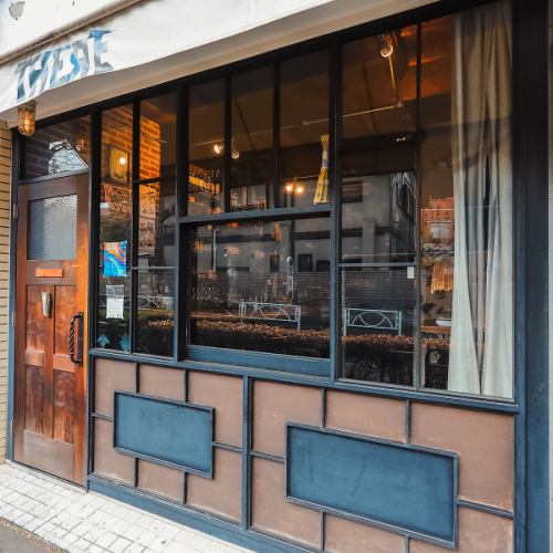 終電まで飲めるBAR