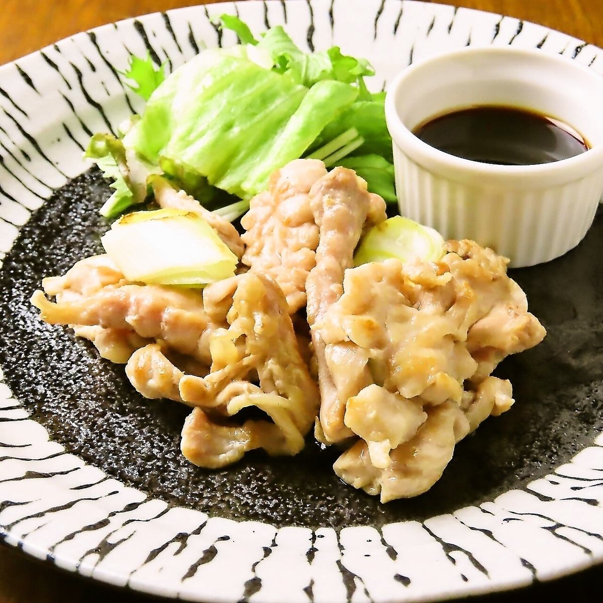 当店人気の今治焼き鳥や鶏足はお酒のおつまみにもぴったり