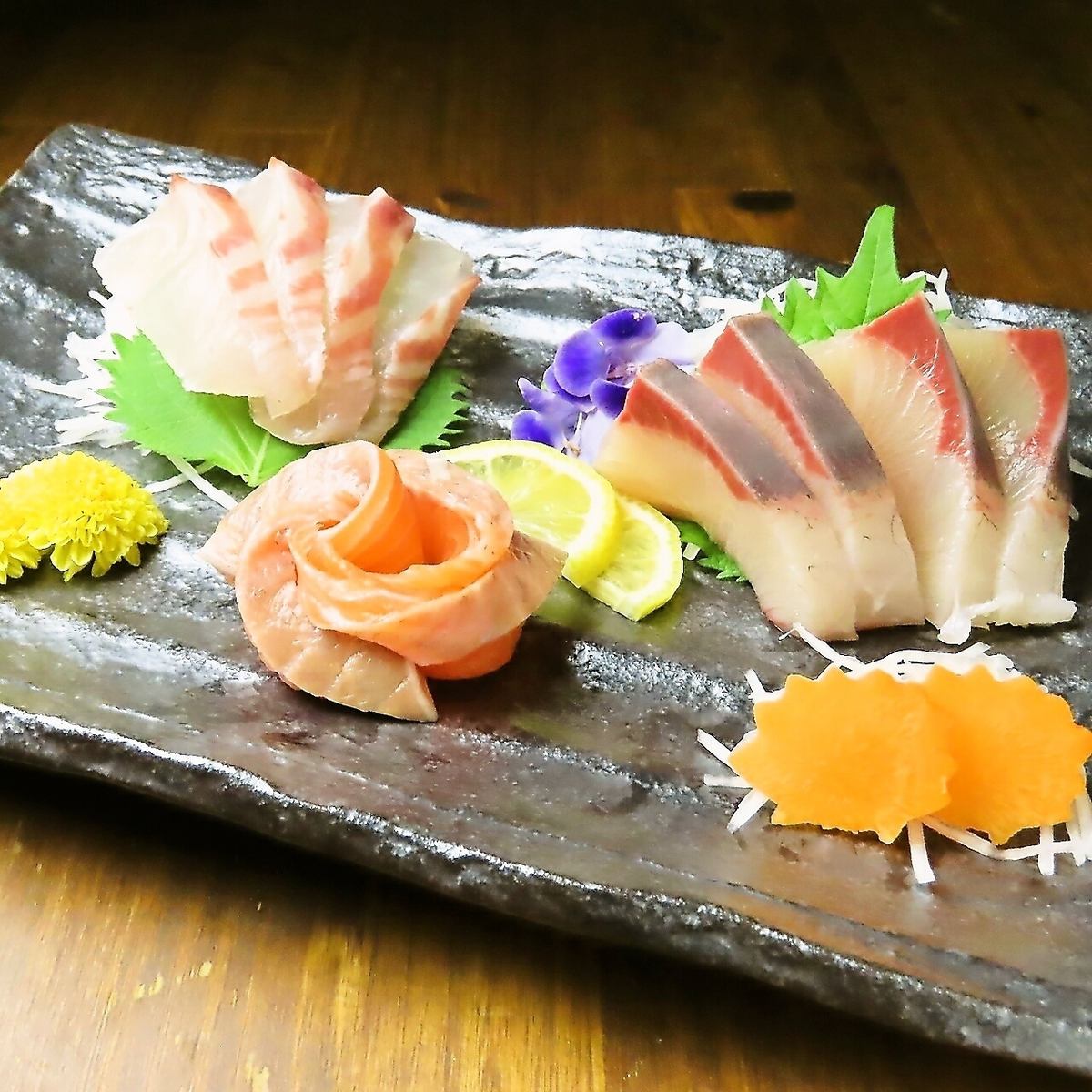 当店人気のお刺身・造り盛り合わせはお酒のおつまみにもぴったり