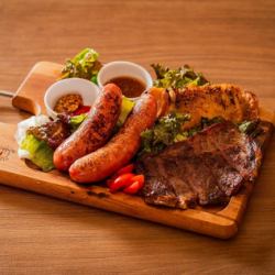ボリュームたっぷり！肉肉プレート～シェフのこだわりセレクト～