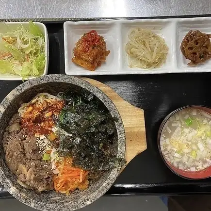 불고기 돌 구이 비빔밥 정식