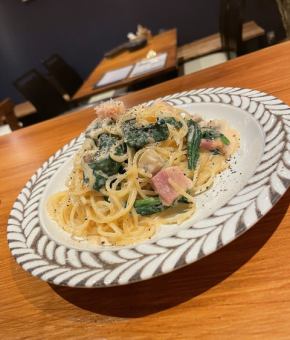 ほうれん草とベーコンのクリームソース