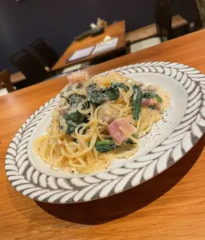 ほうれん草とベーコンのクリームソース