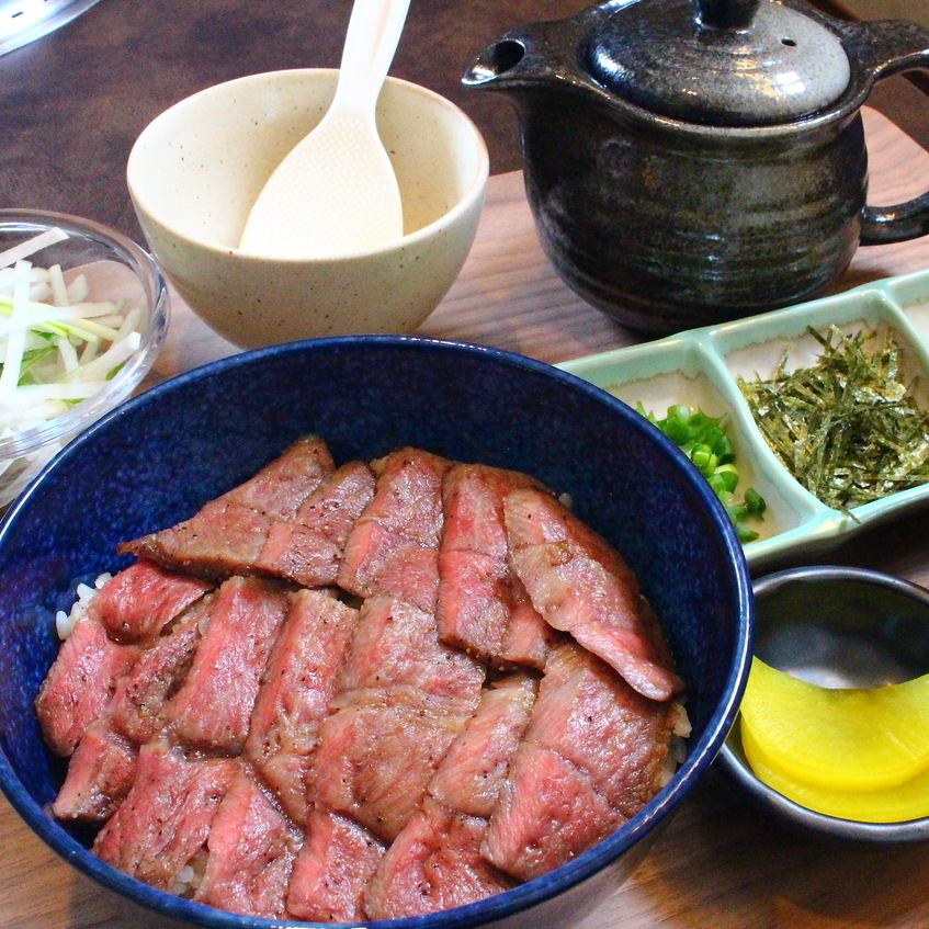 11: 00 ~ 14: 00 Lunch business ☆ Japanese black beef nikumabushi ☆