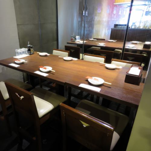 [For 5 to 6 people] For small groups, we offer table seats for 5 to 6 people who are less concerned about the surroundings.Ideal for gatherings with friends and colleagues, or for corporate banquets.Please feel free to contact the store for consultation about the number of people and your budget!