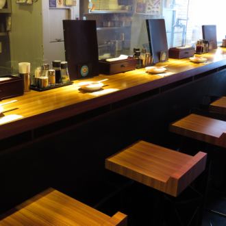 【One person ~ OK】 A welcome is also welcome! There is also a counter seat that you can drink easily.Of course even multiple people are OK.It is also recommended for those who want to eat side by side with two people.