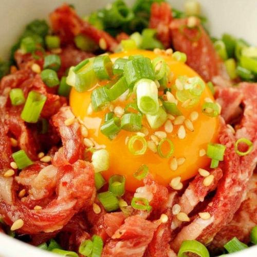 人気◎国産牛ユッケ！