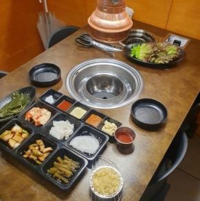 对于喜爱韩国的女生来说也可以作为女生聚会的地方。我们提供多种座位选择，欢迎随时前来参观。