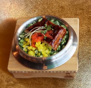 鰻とトビコの釜飯