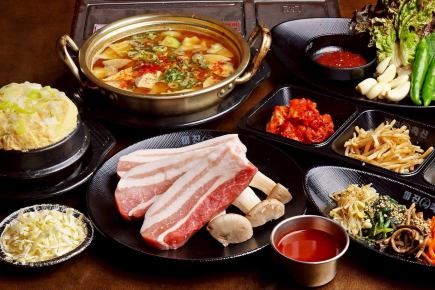 【2時間韓国種も飲み放題付】厚切りサムギョプサルと韓国料理！包み野菜おかず食べ放題彩コース