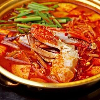 本場の韓国料理をそのままご提供！4種の釜飯とチゲがおすすめ