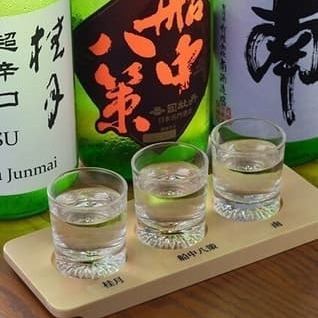 日本酒は高知地酒をグラスからご提供。飲み比べセットもおすすめ
